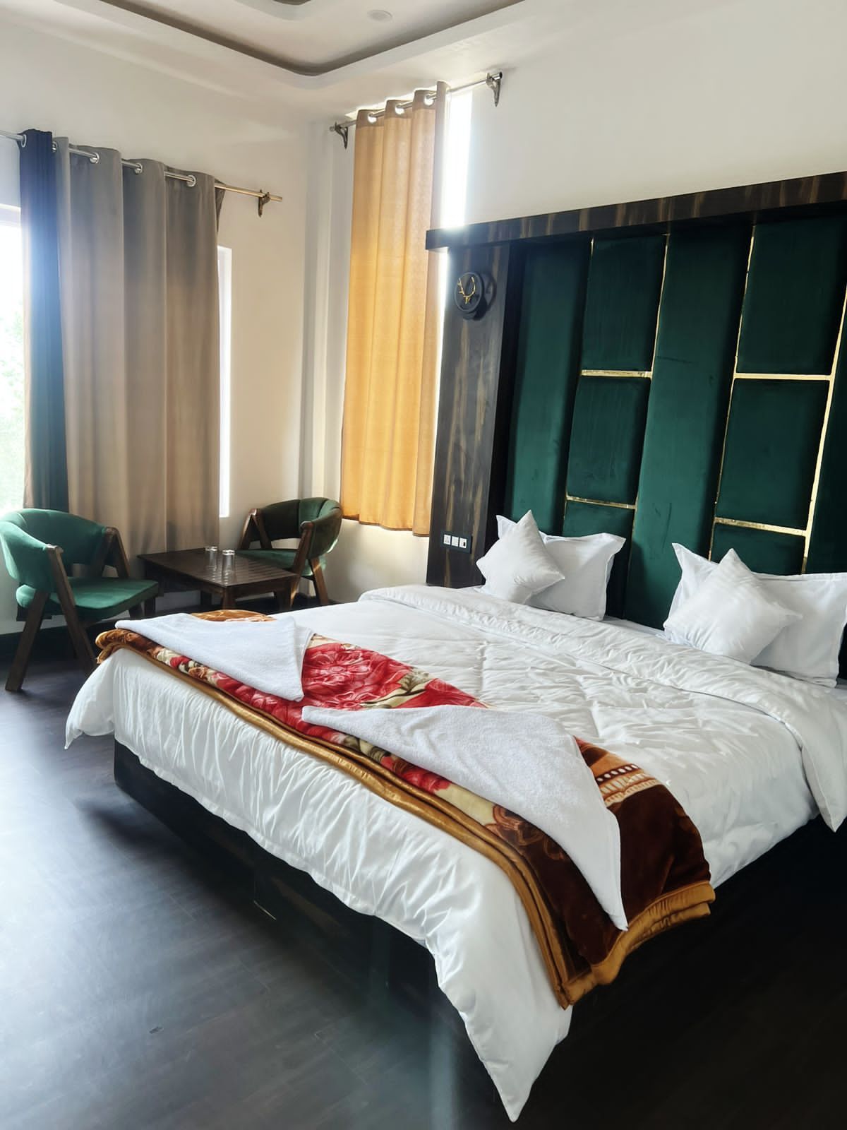 Mountain View Homestay w/ Home Meals, Kashmir in India 2