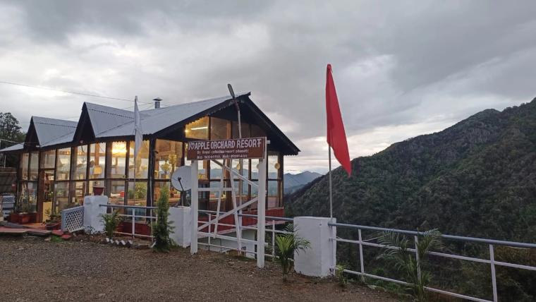Mountain view house with 18 bedrooms near Dhanaulti