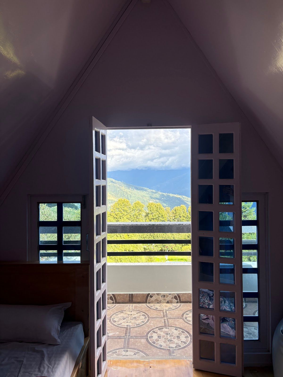 Homestay w/ Home Meals & Mountain Views, Arunachal in Tawang, Arunachal Pradesh 5