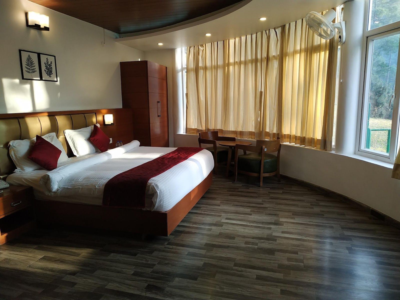 Mountain View Homestay w/ Lab Dogs, UT in Uttarakhand 2