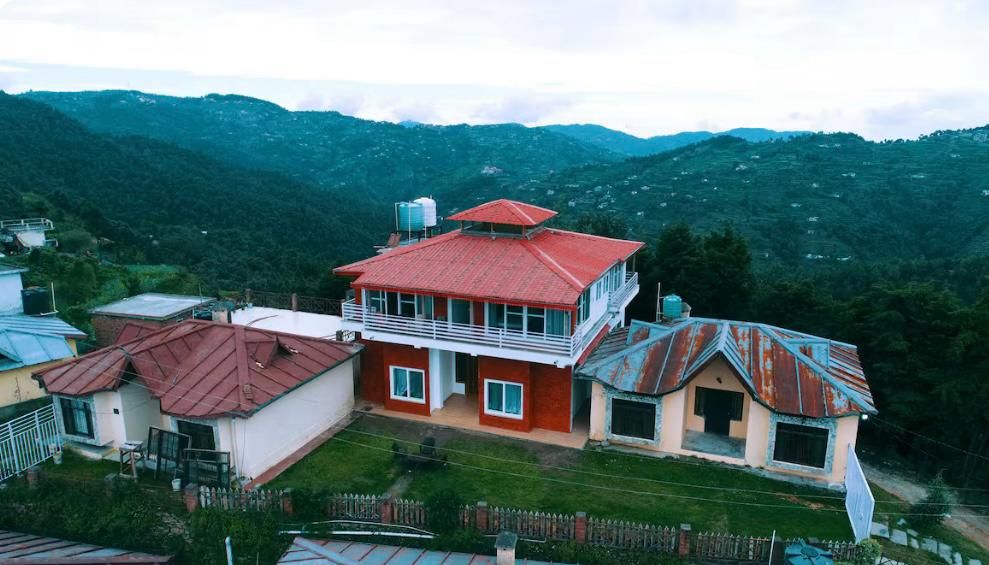 Mountain Views 3BR Cottage w/ Orchards Uttarakhand in Mukteshwar, Uttarakhand 1
