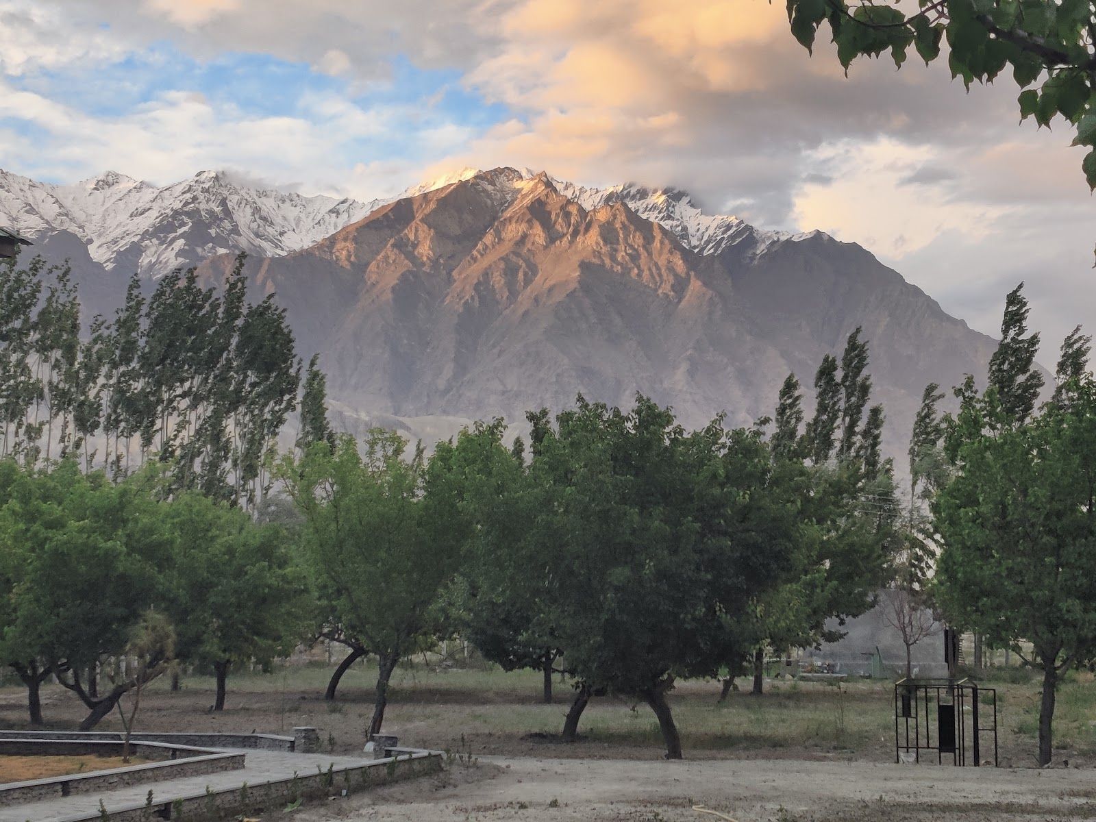 Airport Lodge w/ Views Gilgit-Baltistan - Skardu, GB photo 4
