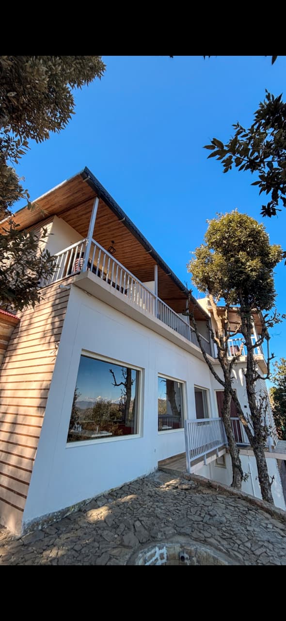 Almora, Uttarakhand House: Scenic Views & Co...