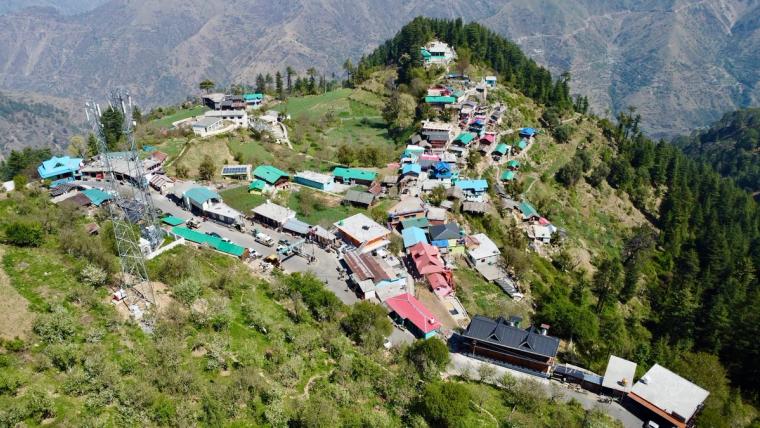 Mountain Homestay w/ Home Meals & Views, UK