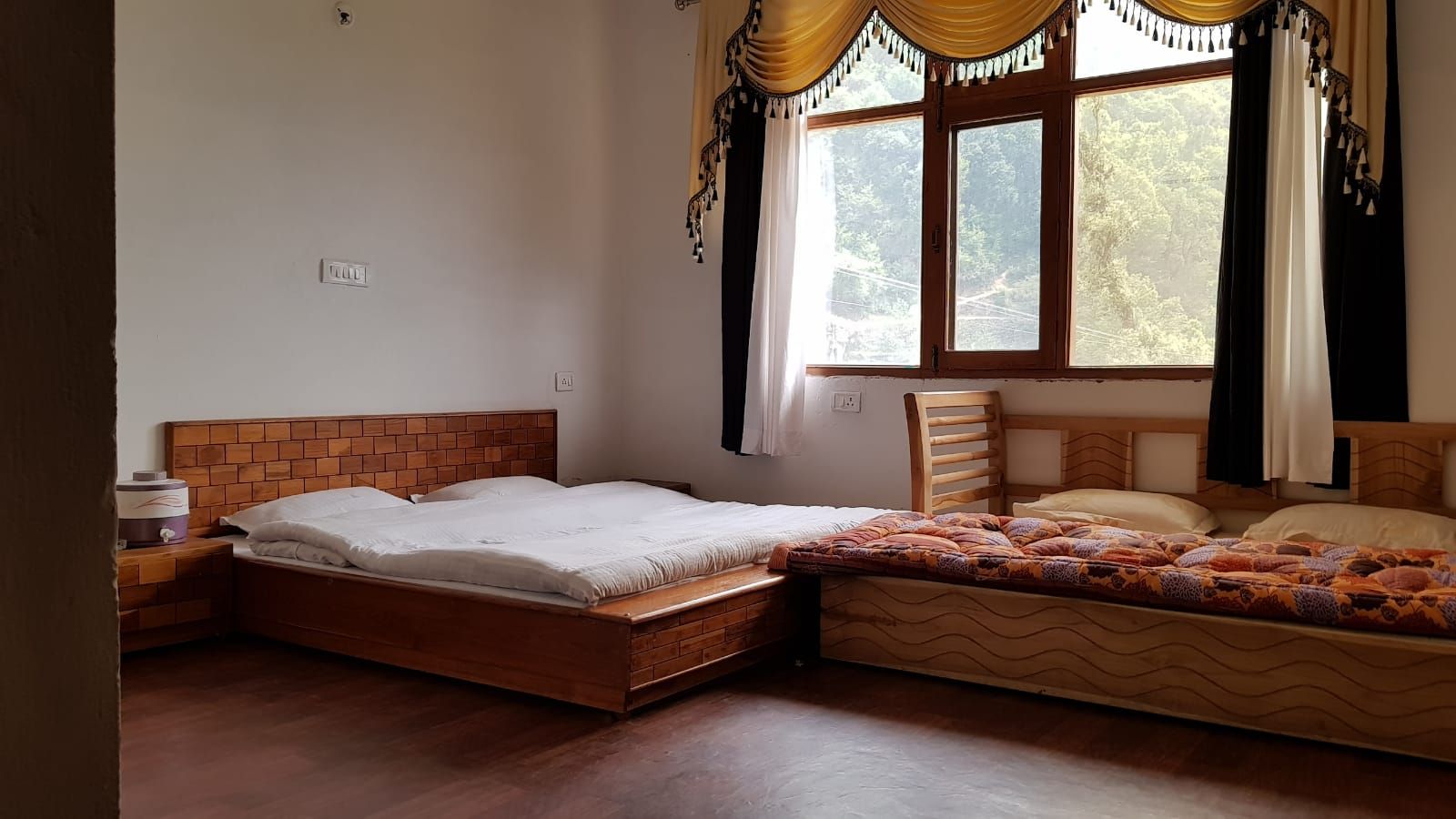 Mountain Resort w/ Home Meals & Views, Uttarakhand