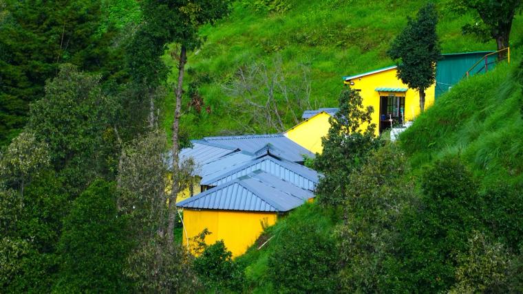 Peaceful Cottages w/Winter Line Views, Uttarakhand