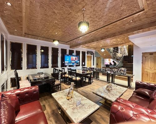 Spacious Cottage w/ Mountain Views Kashmir - Tangmarg, Kashmir photo 5