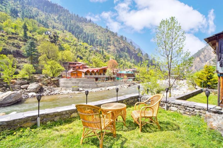 Riverside 5-Bedroom Homestay in Himachal Pradesh
