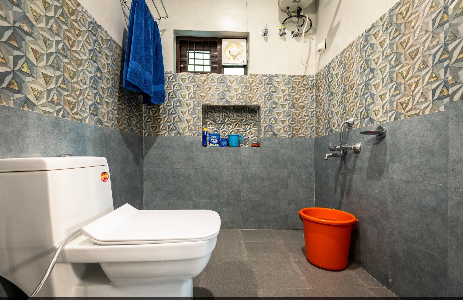 Himalayan View Homestay w/ Meals, Uttarakhand in Pilkha, Uttarakhand 2