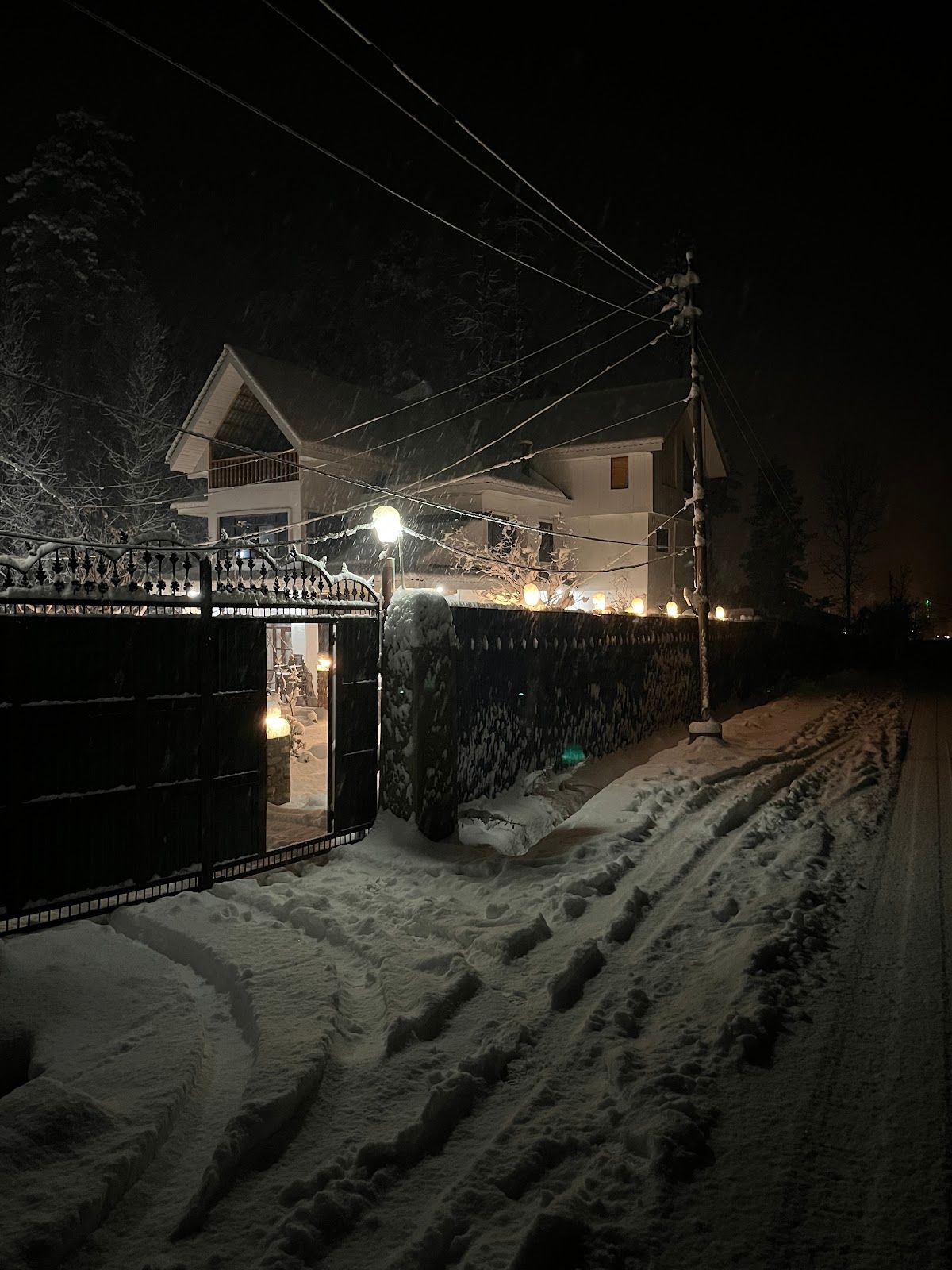 Clean BRs & HP Meals Homestay w/ Garden Kashmir - Tangmarg, J&K photo 5