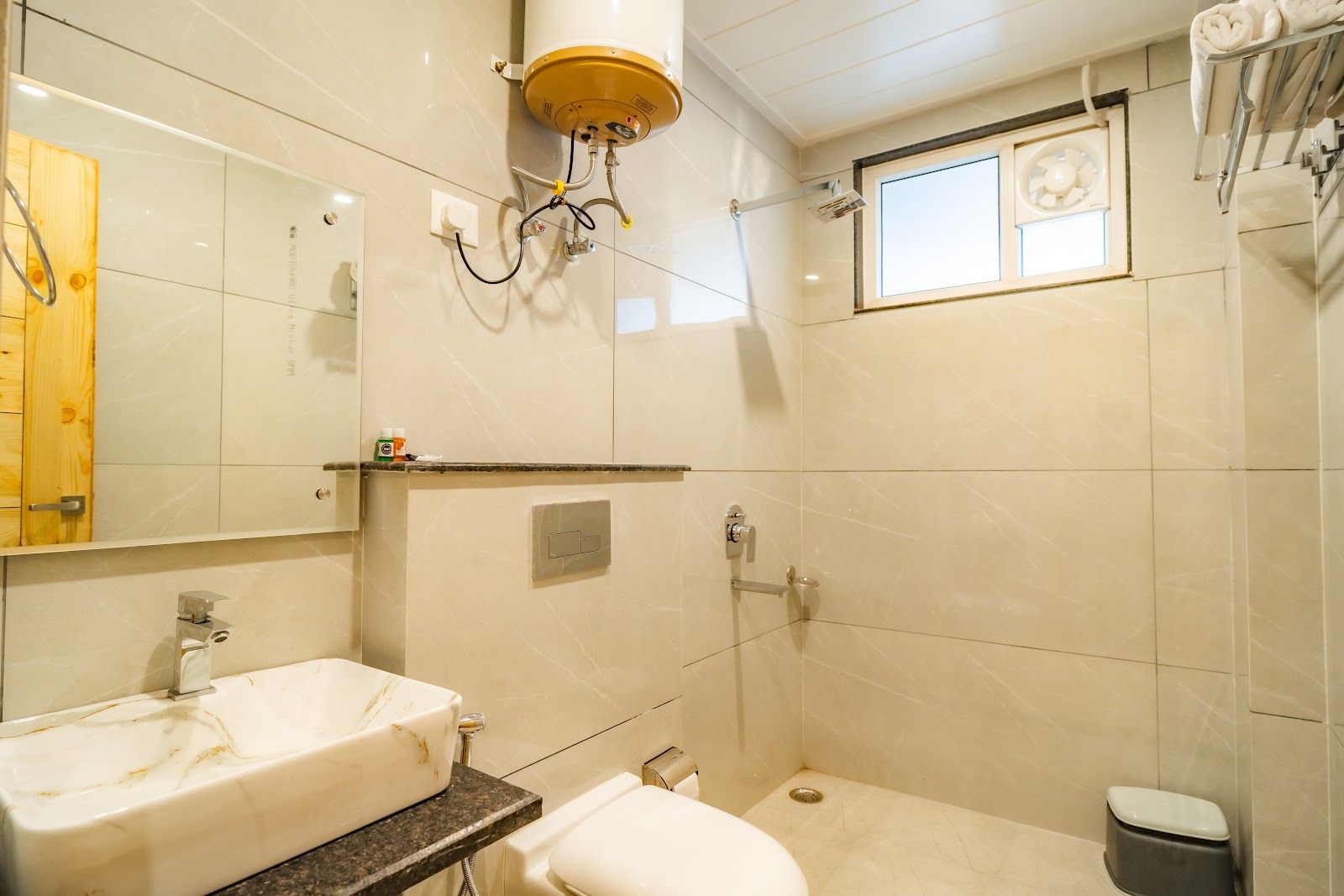 Wooden Design Homestay w/ Hill Views, Uttarakhand - Mussoorie, Uttarakhand photo 4