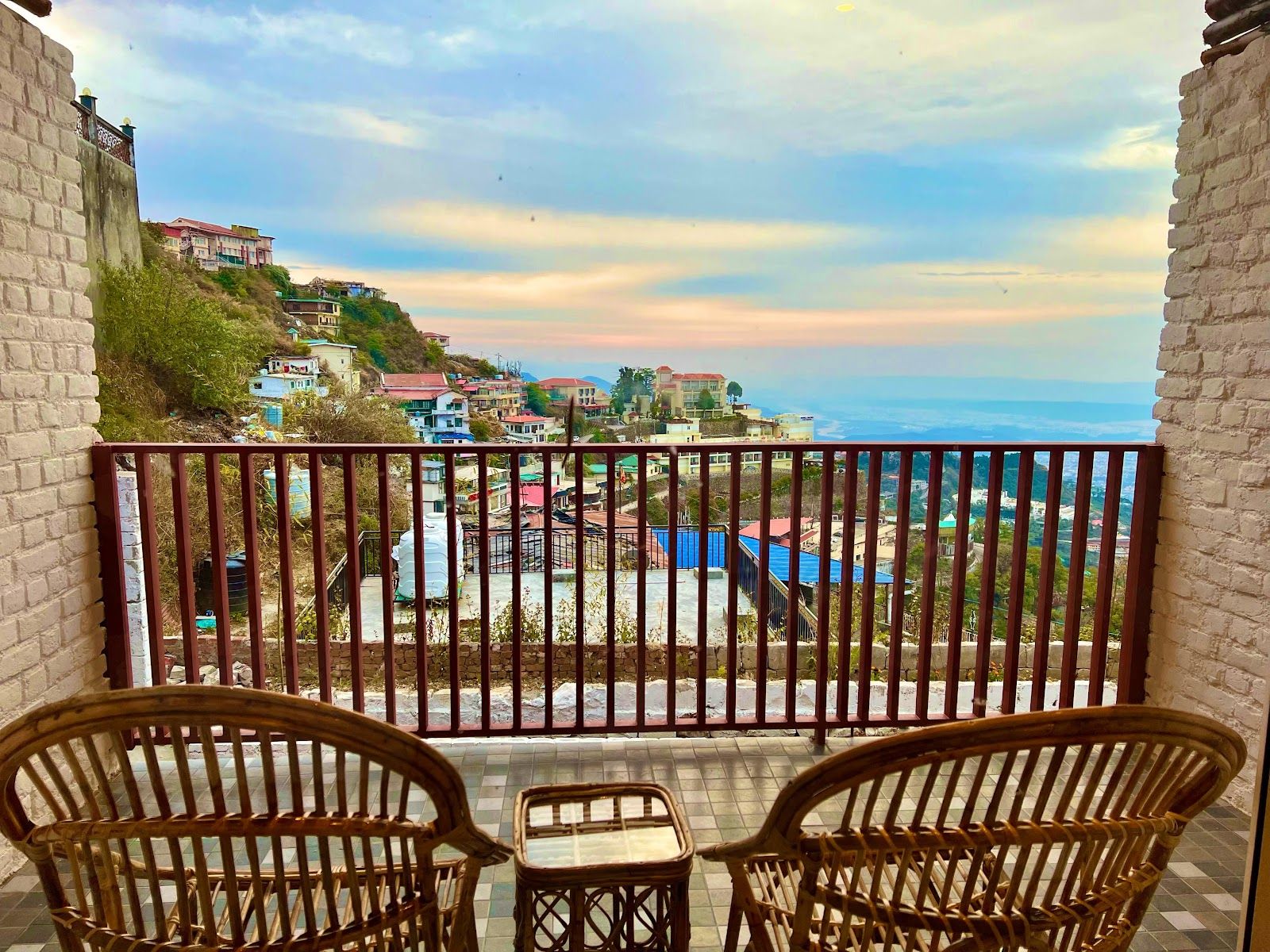 Homestay w/ Hill Views & Attentive Staff in Mussoorie, Uttarakhand 1