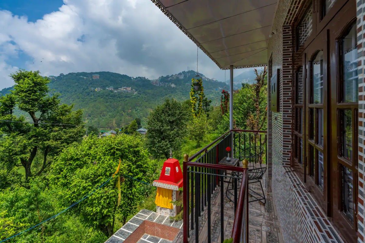 Valley View Homestay w/ Meals & Bonfire - HP