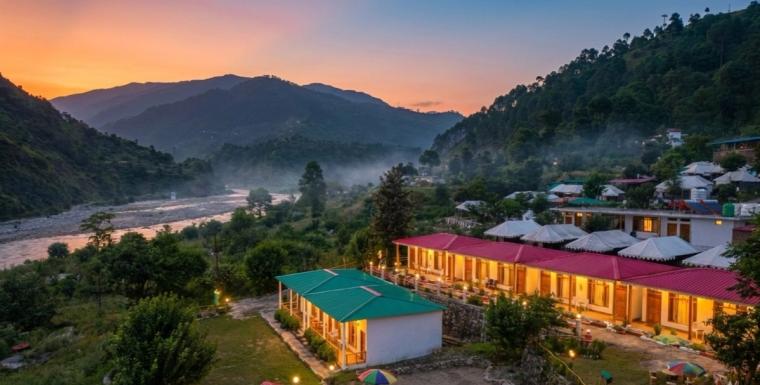 Riverside Cottage w/ Mountain Views, Uttarakhand
