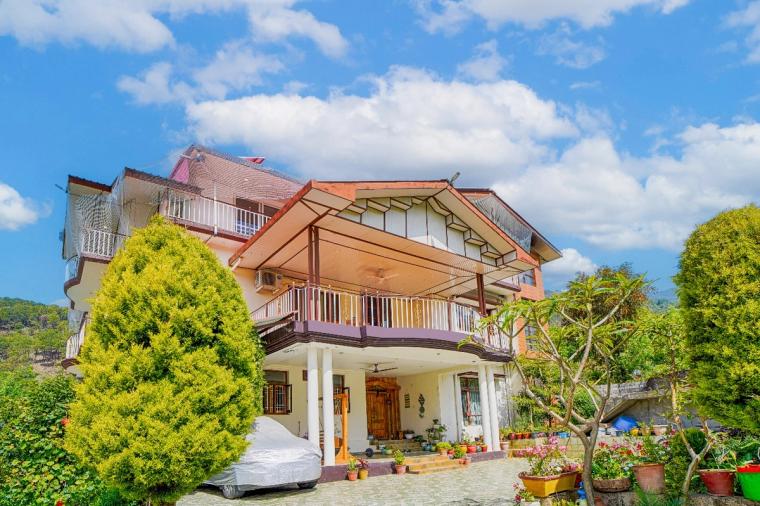 Homestay by Orchard, Valley Views & Home Meals, HP