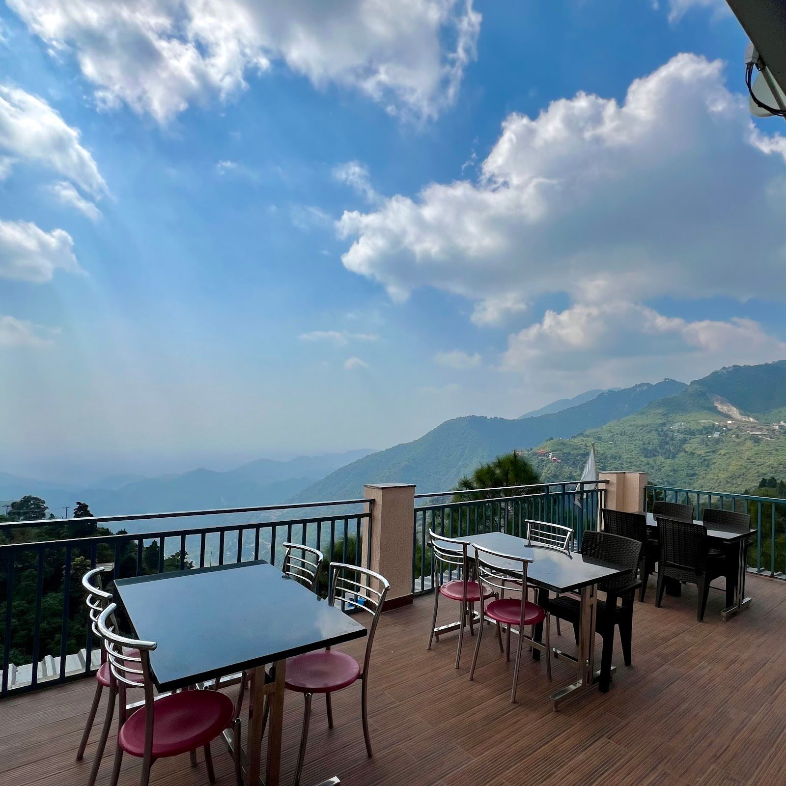 Mountain View Homestay w/ Delicious Food in Uttarakhand 1