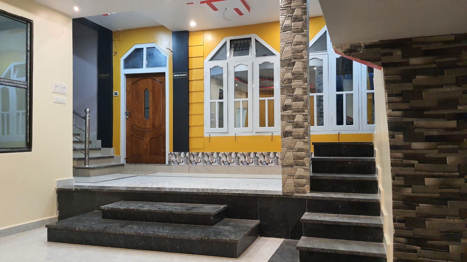 17 bedroom house in Kohora with 4.4 rating