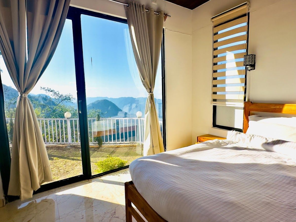 Lake View Suite-Room Only |Glamping Heights Resort - Resorts for Rent in Naukluchiatal, Uttarakhand, India - Airbnb in नौक्लुचिअतल 2