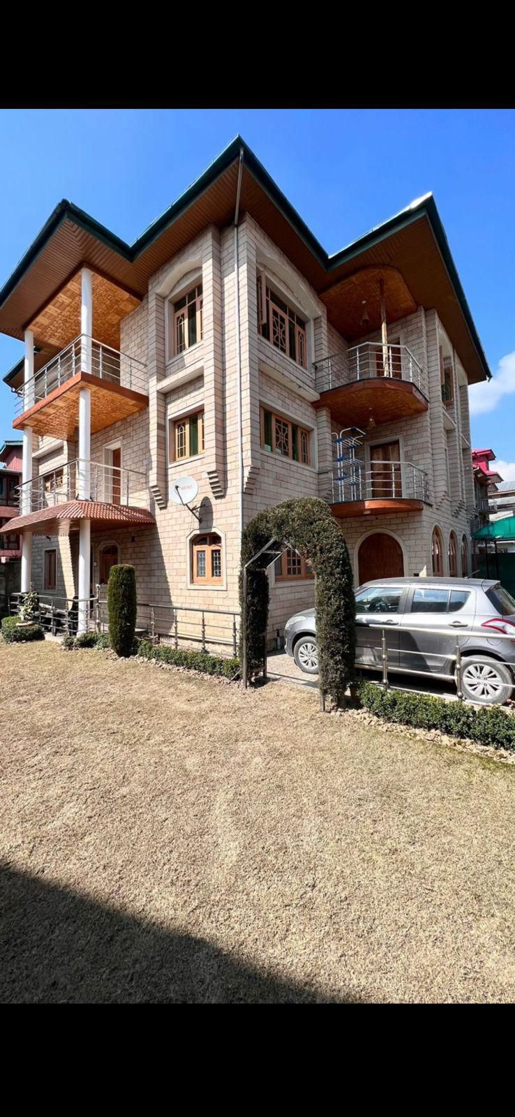 Upscale Homestay w/ Home Meals, Jammu Kashmir - Srinagar, Jammu Kashmir photo 5