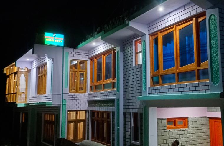 Garden Homestay w/ Mountain View & Walks, HP
