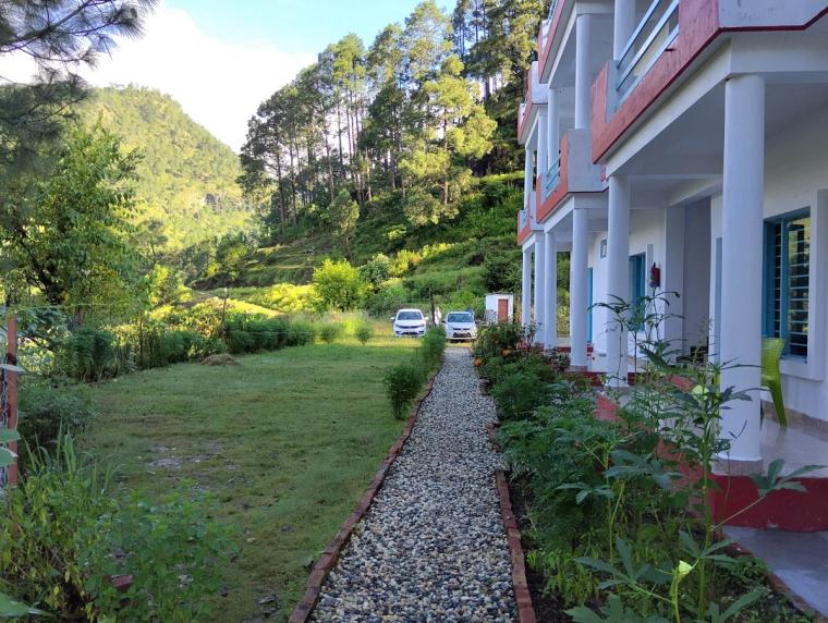 Mountain Views Resort w/ Local Food, Uttarakhand