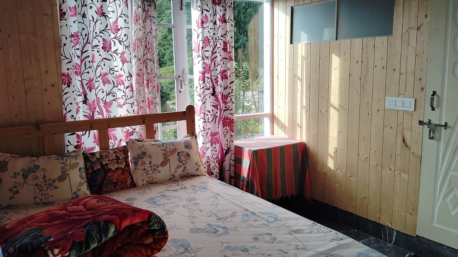 Kanchenjunga Views Homestay, Home Meals, Bengal