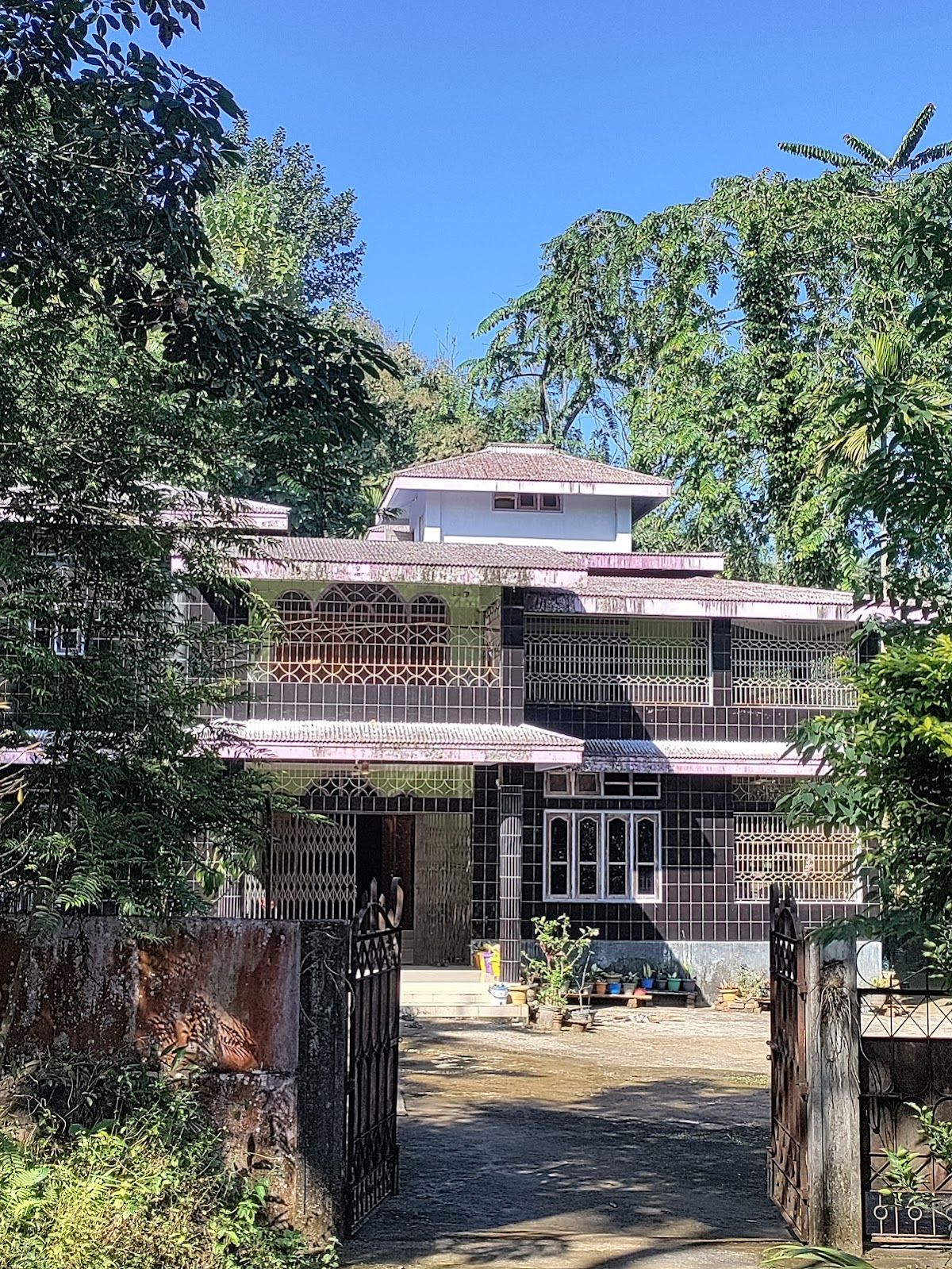 Warm Stay Near Wari Chora: Home-Cooked Food