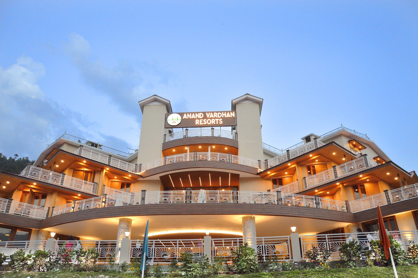 Mountain View Hotel w/ Bonfire & Meals, HP in Manali, HP 1