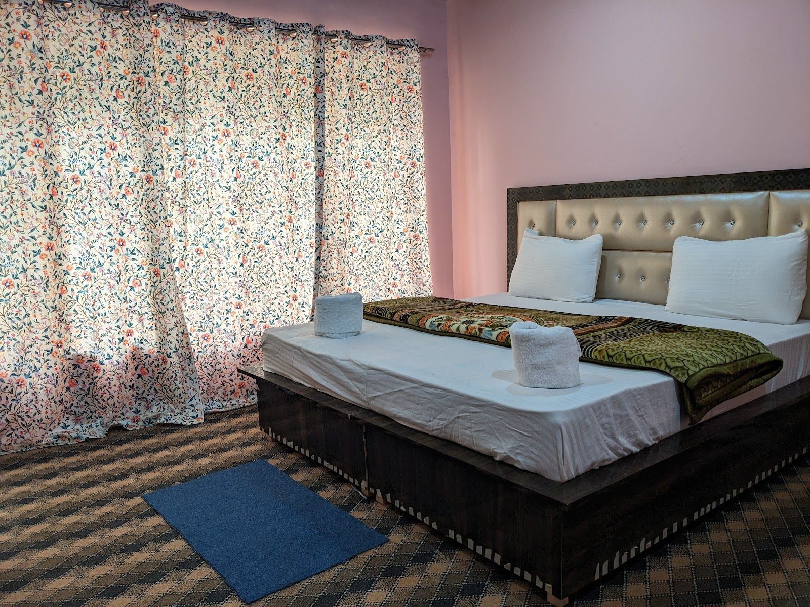 Hygienic Homestay, Home Meals & Mountain Views in Hunder, Ladakh 2