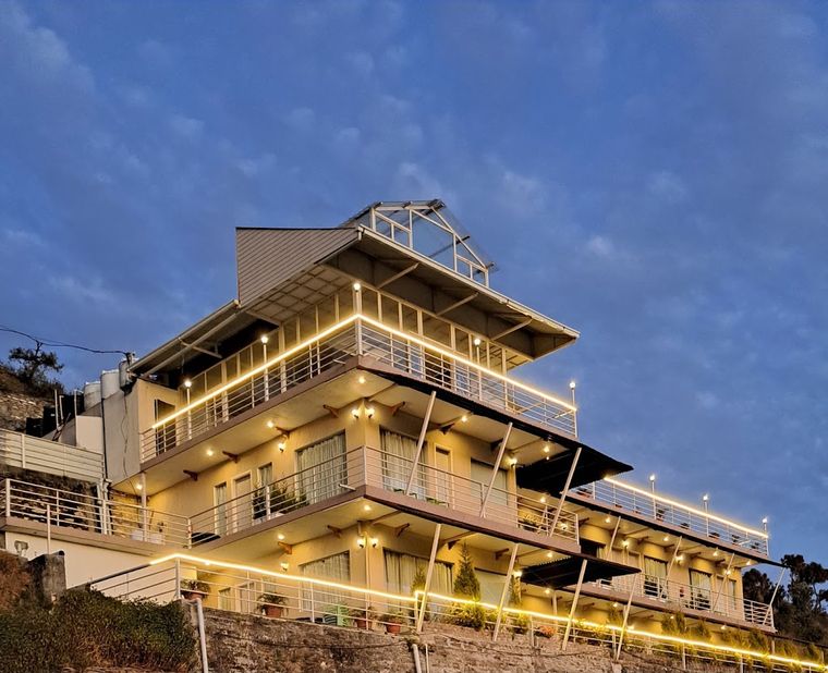 11 bedroom house with valley views in Lansdowne