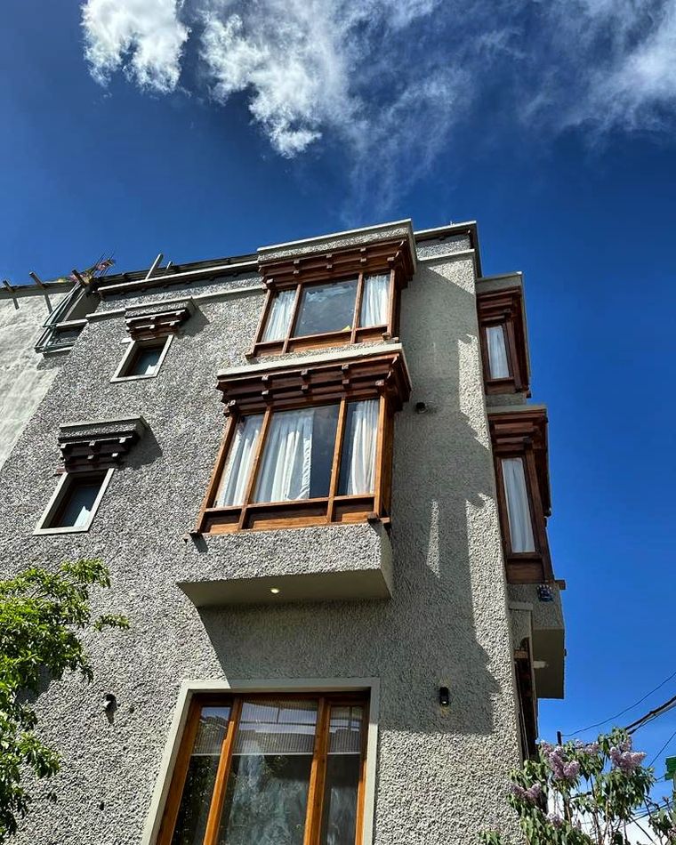 Mountain View Homestay w/ Rooftop & Meals, Ladakh