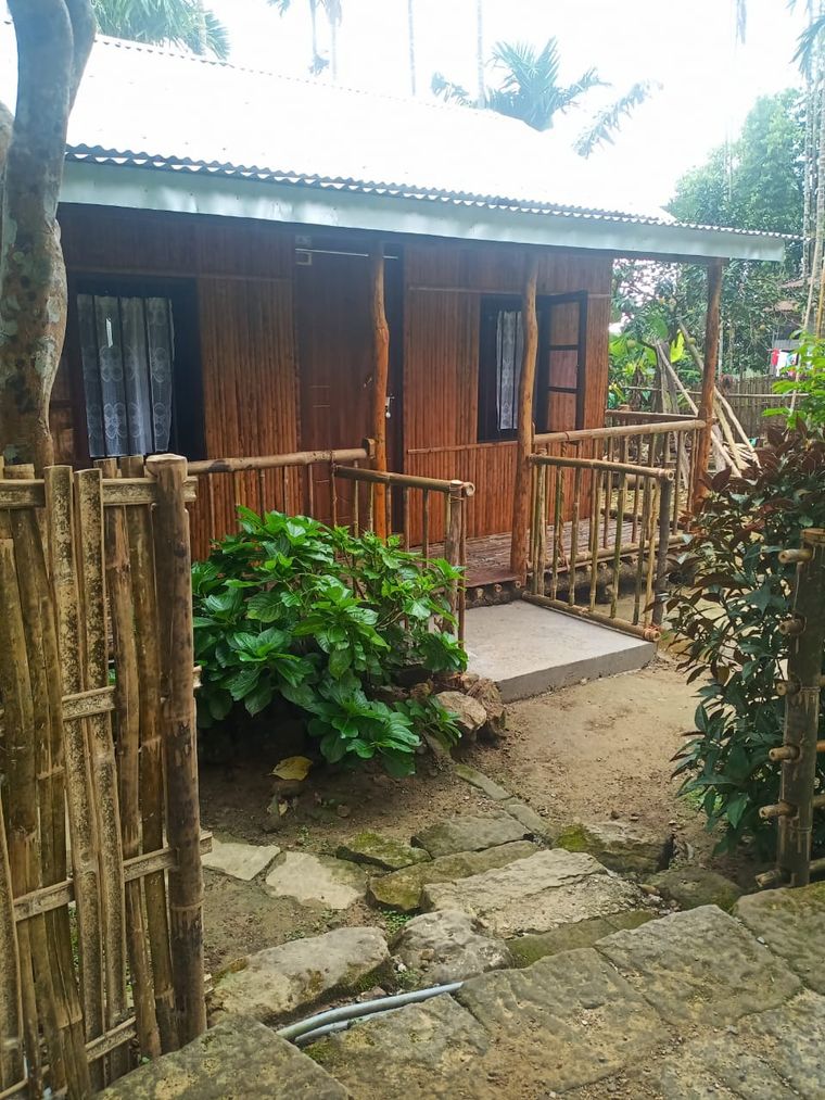 Gangtok homestay with sunrise hill views
