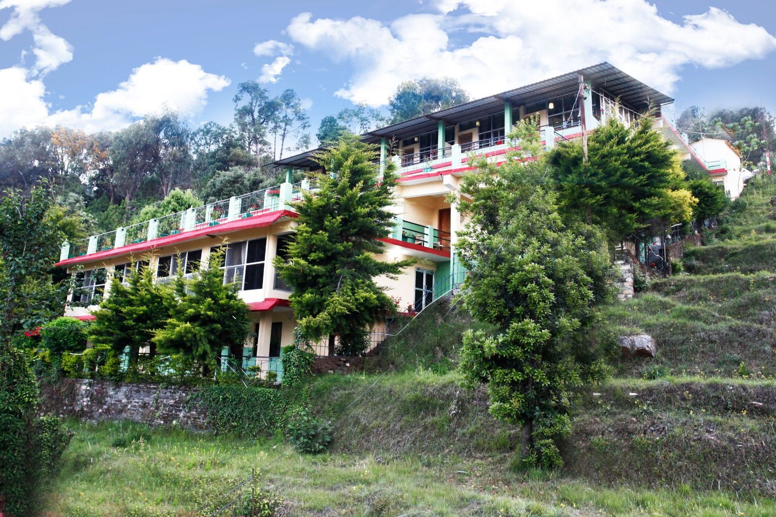 Homestay w/ Himalayan Views & Home Meals