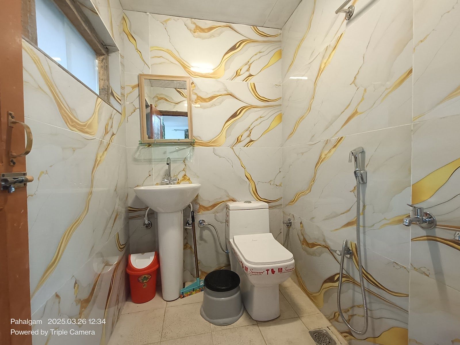 Homestay by Lidder River, Kitchen Access, J&K - Jammu & Kashmir photo 4