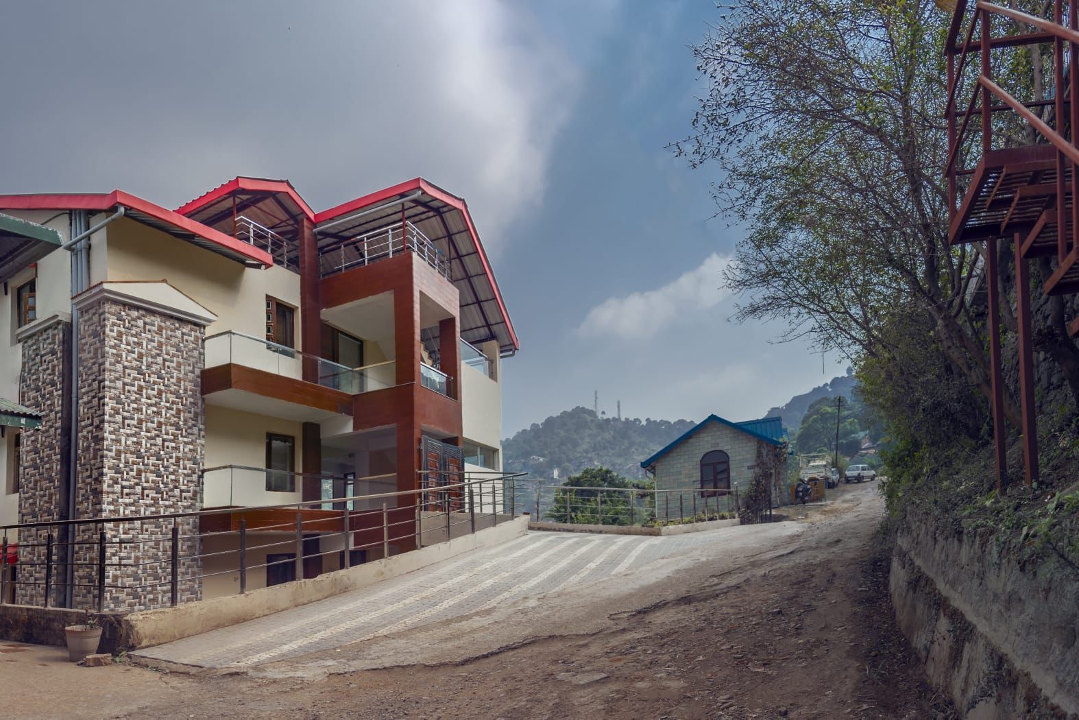 Mountain View Homestay w/ Tasty Home Meals, HP in Himachal Pradesh 1