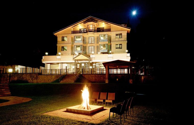 Homestay w/ Heartfelt Service & Gourmet Meals, J&K