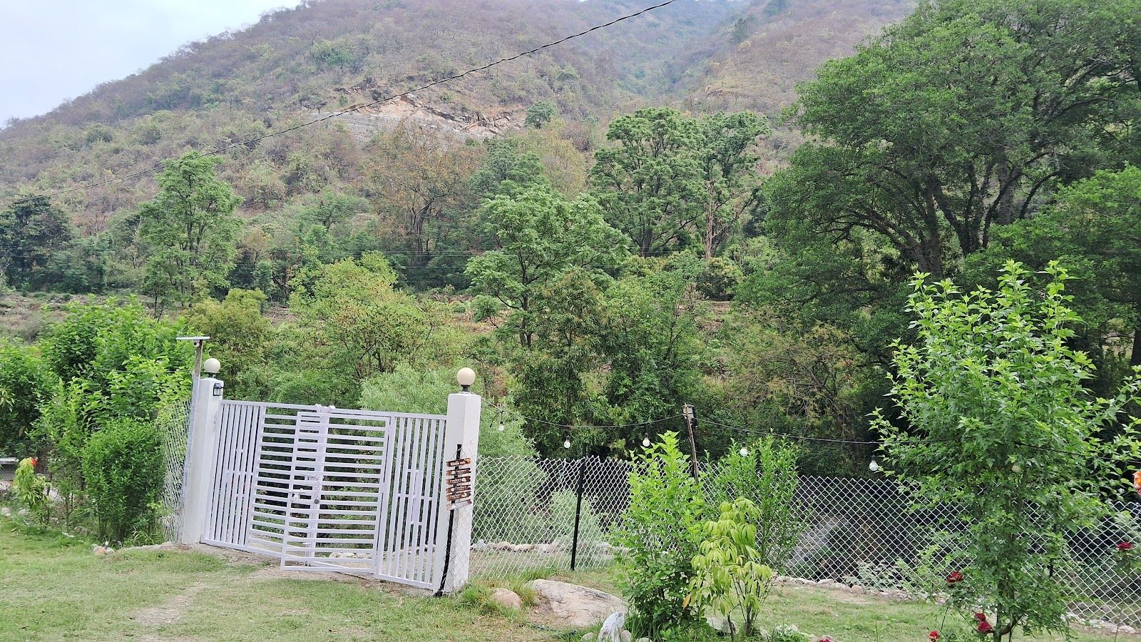 Riverside Homestay w/ Bonfire & Meals, Uttarakhand in Khankra, Uttarakhand 8