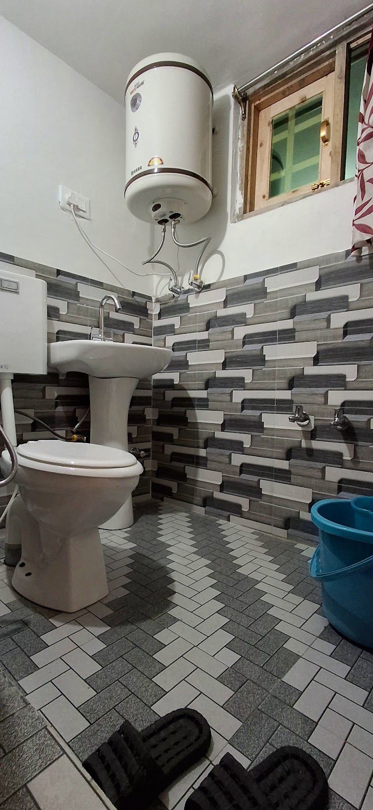 Homestay w/ Border Views & Home Meals, J&K - Keran, J&K photo 4