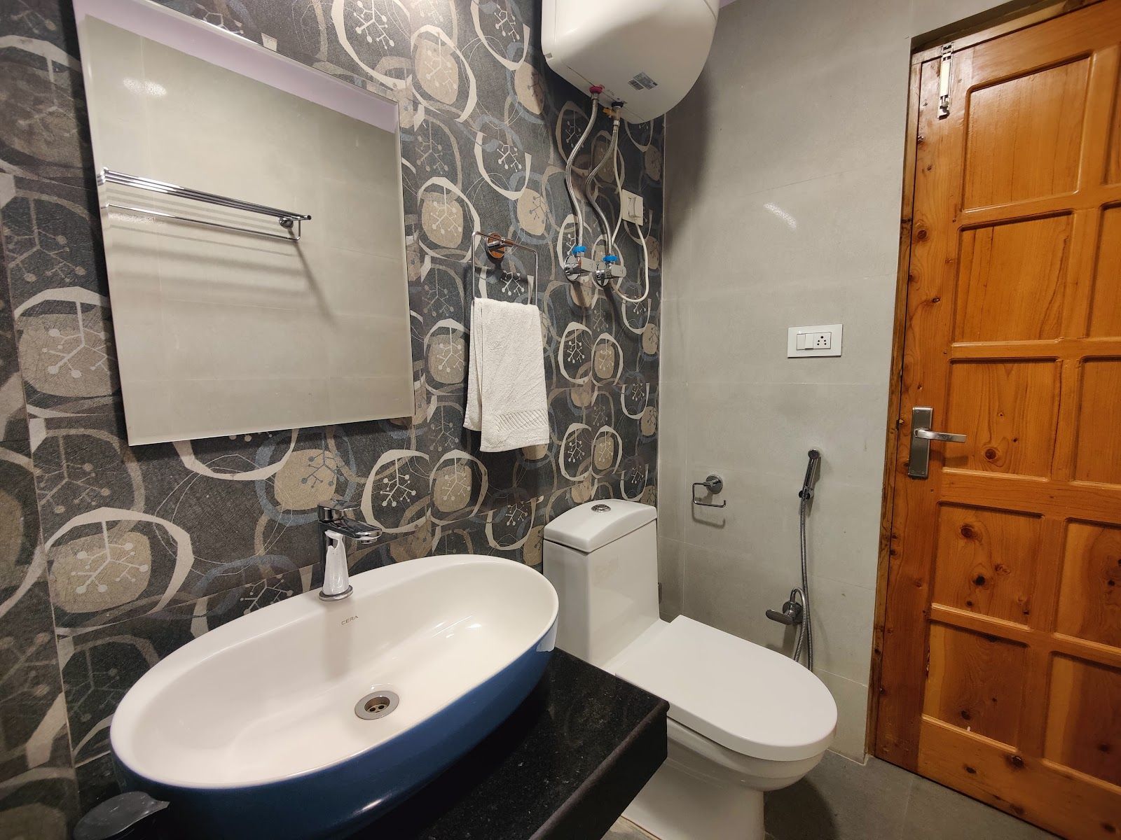 3BR Villa w/ Home Meals & Snowfall, HP - Manali, HP photo 4