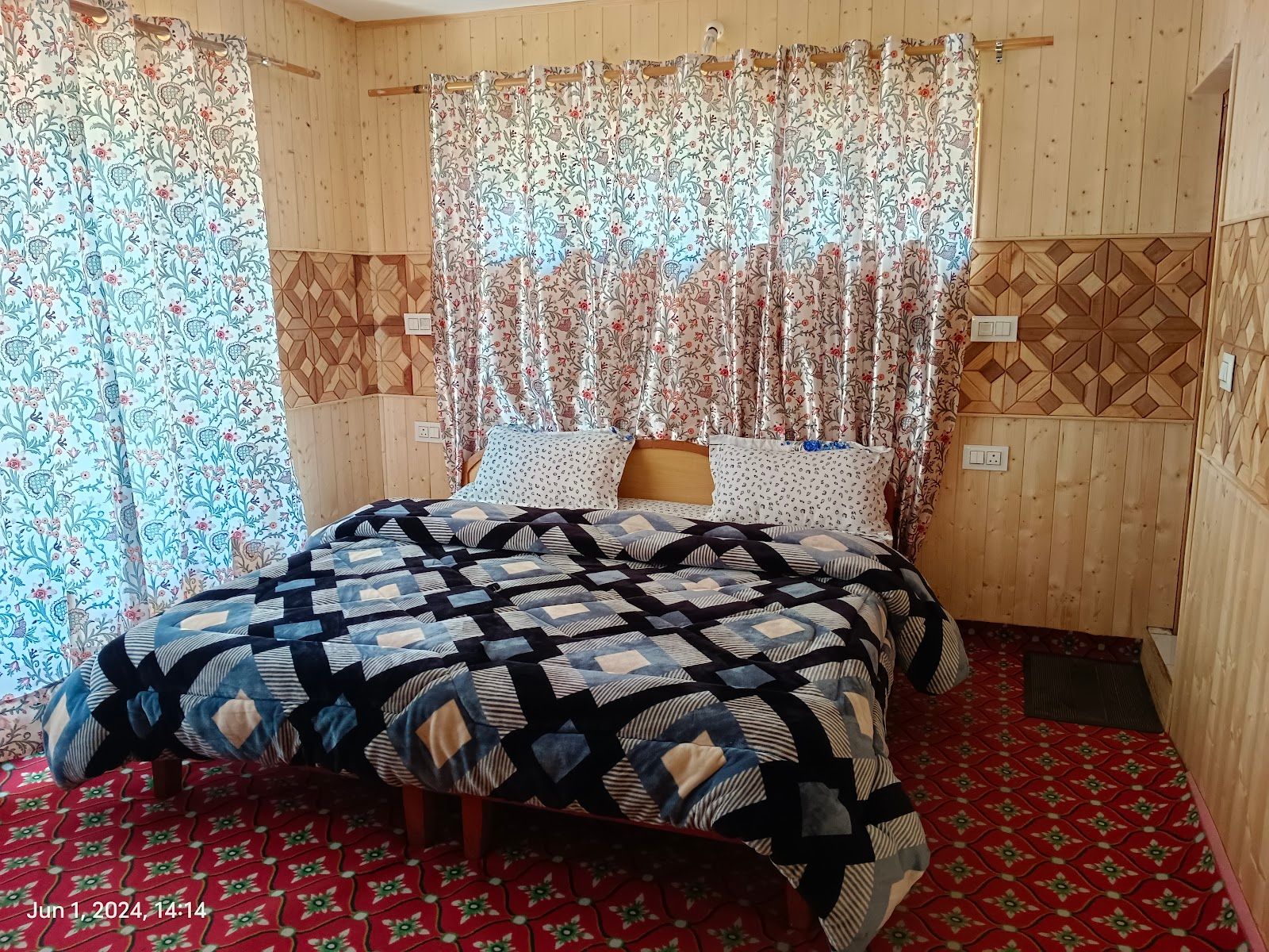 Clean & Comfy Stay w/ WiFi + Smart TV J&K in Pahalgam, Jammu & Kashmir 2