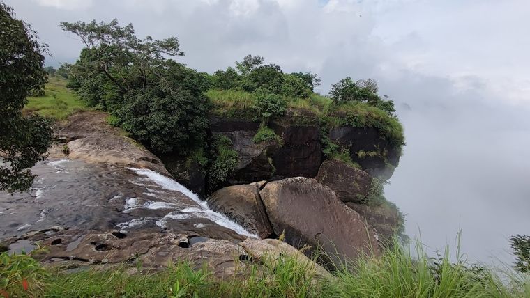 Unobstructed Waterfall Views Homestay, Meghalaya