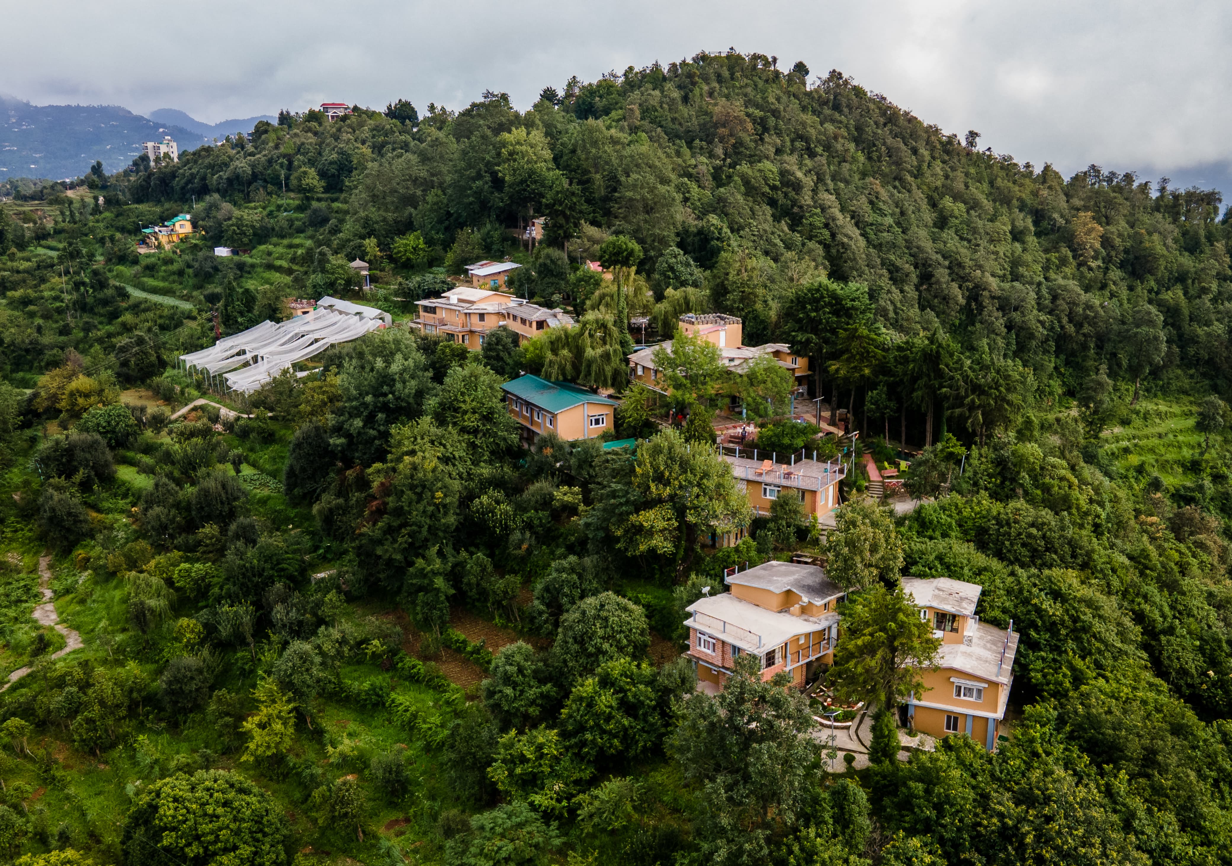 Mukteshwar, Uttarakhand House: Views & Adventure