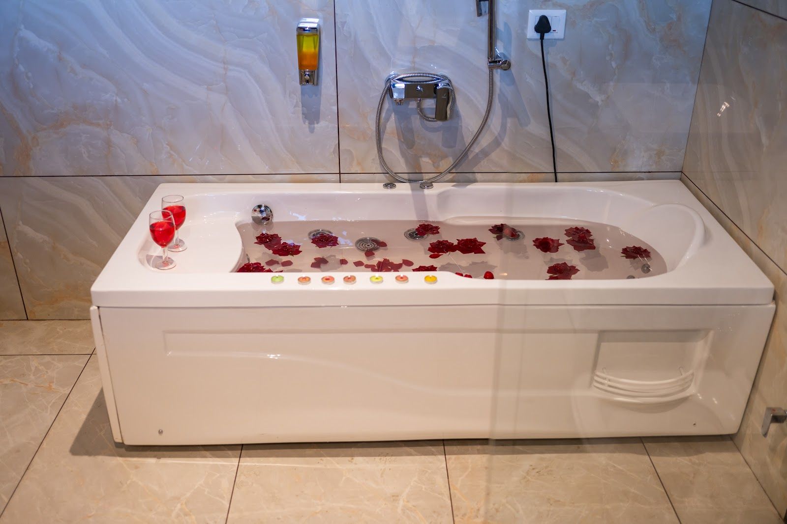 Mountain Homestay w/ Spa, Pool & Bonfire - Himachal Pradesh photo 4