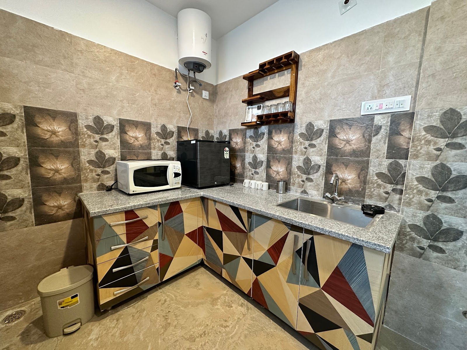 Homestay w/ Balcony Views & Home Meals, HP - Dalhousie, HP photo 5