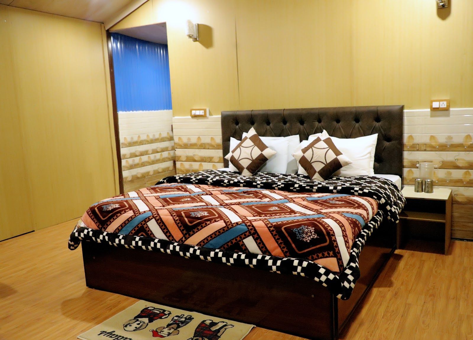 Hilltop Homestay w/ 360 Views & Bonfire, UK