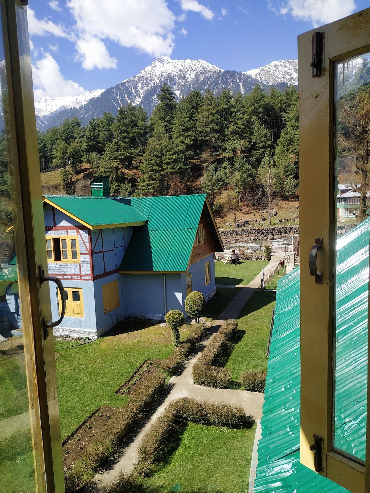 River View Cottage by Mountains, J&K