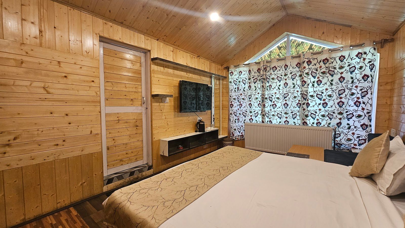 Homestay by Rafting Point w/ Fresh Meals, J&K - Pahalgam, Jammu & Kashmir photo 5