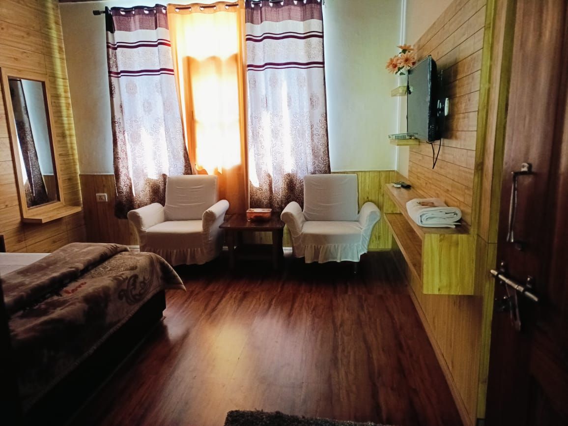 Balcony Hill View Homestay w/ Great Food HP in Himachal Pradesh 8