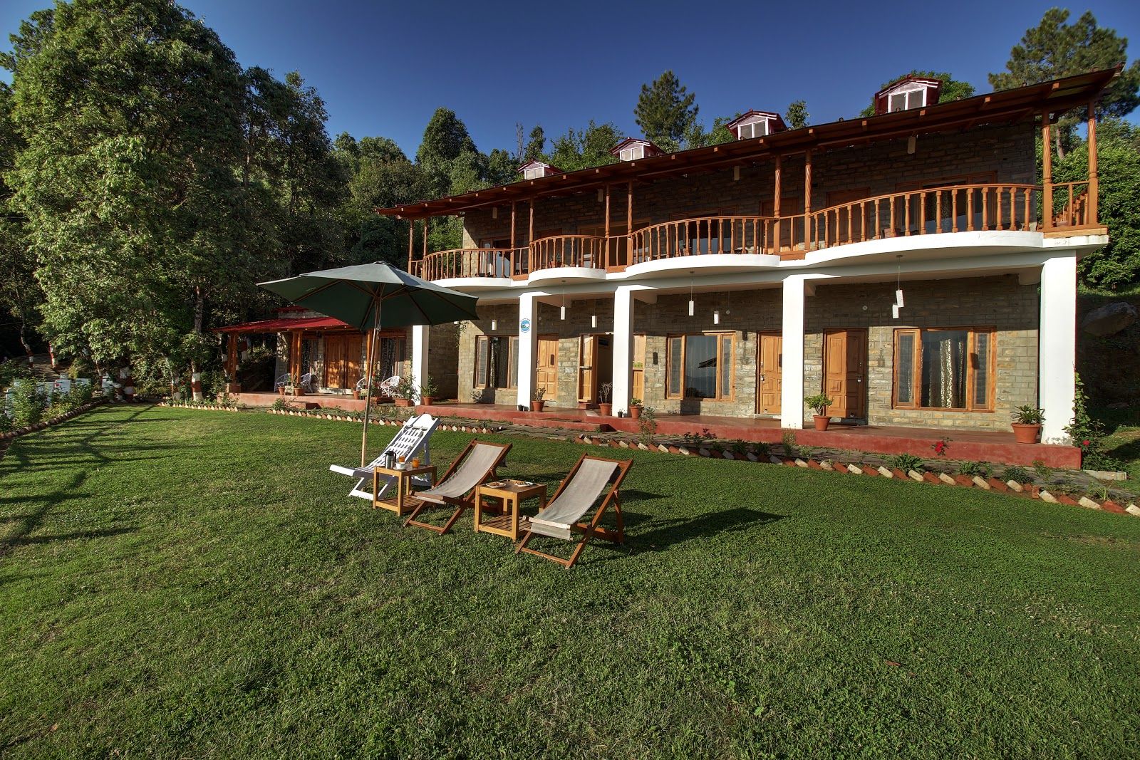 Five bedroom house with valley views in Kausani