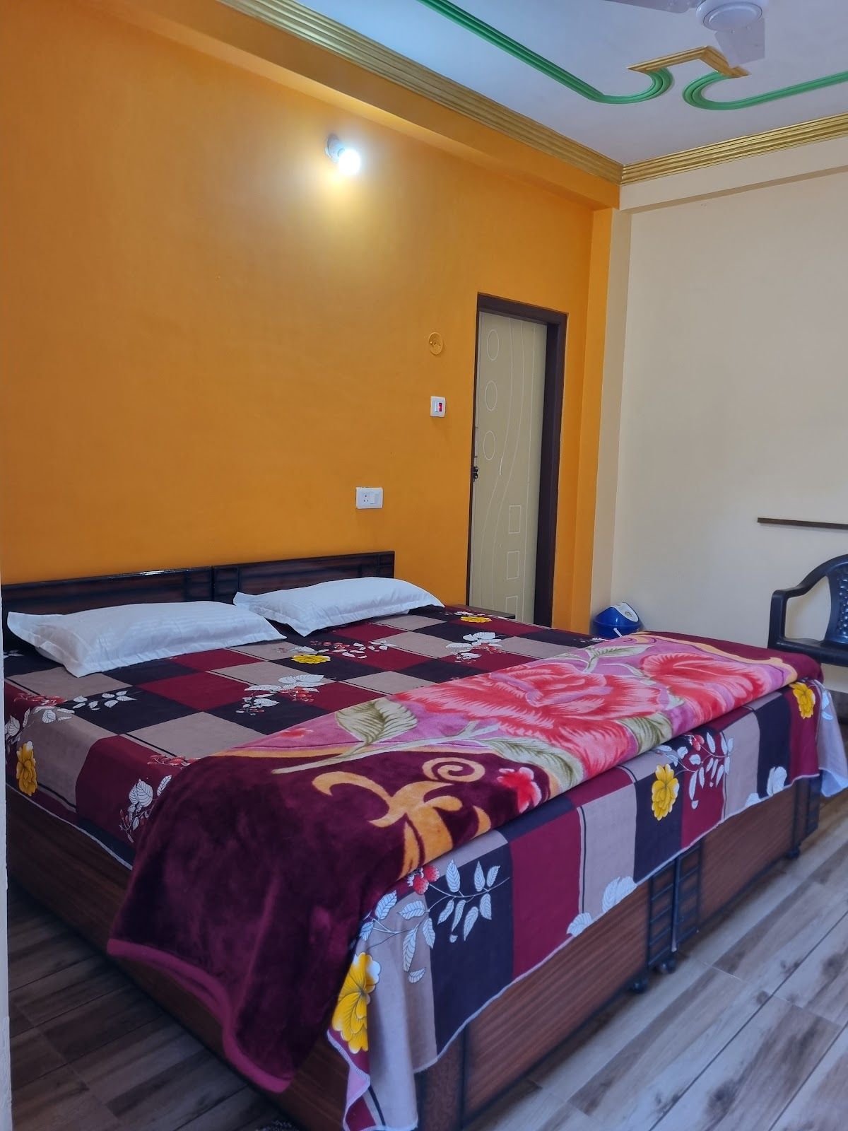 Apple Garden Homestay w/ Valley Views, HP in Sarahan, HP 2
